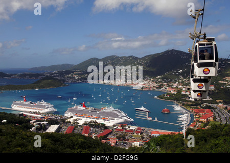 Carnival Liberty & Carnival Breeze vu de Paradise Point, Charlotte Amalie, St Thomas, Virgin Islands, Caribbean Banque D'Images