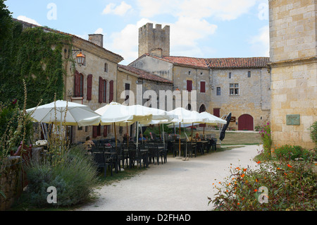 Larressingle village médiéval fortifié, bastide Perigord Banque D'Images