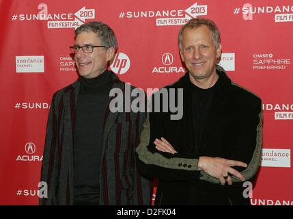 Rob Epstein, Jeffrey Friedman aux arrivées de Lovelace en première mondiale au Festival du Film de Sundance 2013, Théâtre Eccles, Park City, UT 22 Janvier, 2013. Photo par : James Atoa/Everett Collection/Alamy live news. Banque D'Images