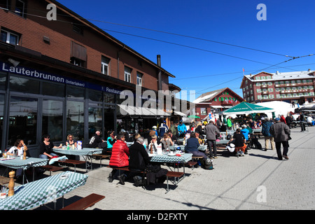 Restaurants dans la station de ski de Grindelwald, Alpes Suisses, Jungfrau - Aletsch, Valais, Suisse, Europe Banque D'Images