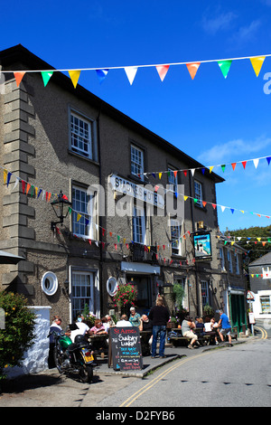 St Agnes Hotel avec festive bunting, Sainte Agnès, village du comté de Cornwall, Angleterre, Royaume-Uni Banque D'Images