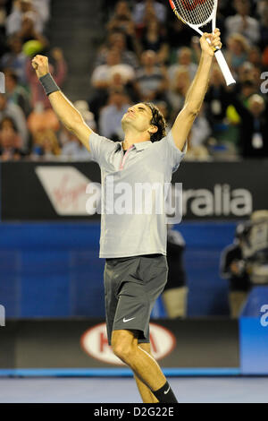 23.01.2013 Melbourne, Australie. La Suisse de Roger Federer célèbre après avoir remporté son match le jour 10 de l'Open d'Australie de Melbourne Park. Banque D'Images