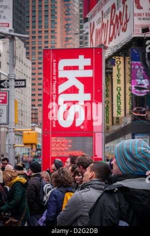 Le guichet TKTS à Times Square à New York le lundi 21 janvier 2013. (© Richard B. Levine) Banque D'Images