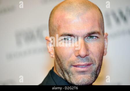 Genève, Suisse. 22 janvier 2013. Ancien joueur de football Français Zinedine Zidane assiste au dîner de nuit course de la CBI à Genève.La montre suisse manufactur a célébré son nouveau Ingenieur collection, ainsi que l'partnershipwith la Mercedes AMG Petronas Formula One Team. Photo : Frank May/photo alliance/ Alamy Live News Banque D'Images