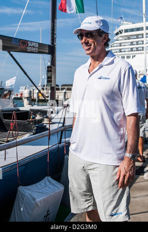 Key West, Floride, USA. 21 janvier 2013. Alberto Roemmers regarde sur avant première journée à la Quantum Key West Race Week Key West, Floride, USA. © Action Plus de Sports / Alamy Live News Banque D'Images