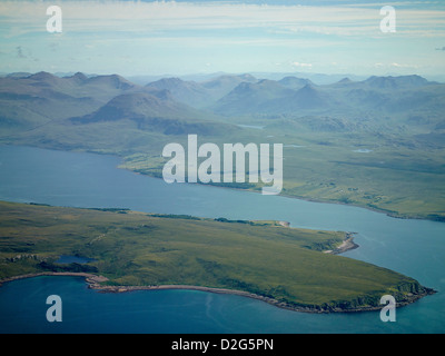 Dundonnell, Little Loch Broom, au sud d'Ullapool, à partir de l'air, Wester Ross, Nord Ouest de l'Angleterre, un Teallach et Sal Mhor derrière Banque D'Images