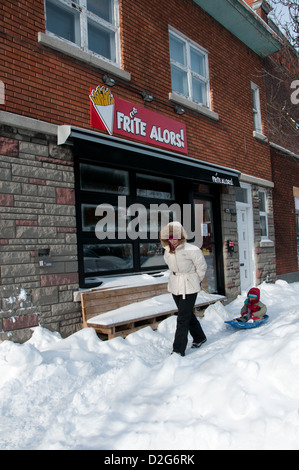 Mère et fille scène d'hiver Montréal Canada Banque D'Images