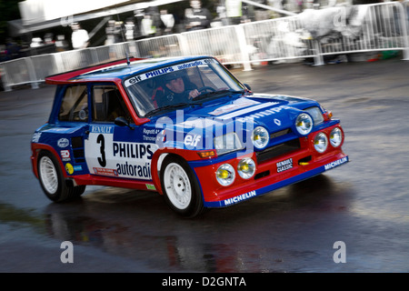 1985 Renault 5 Maxi Turbo de Jean Ragnotti pilote dans le paddock au Goodwood Festival of Speed 2012, Sussex, UK. Banque D'Images