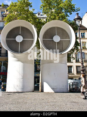 Les évents d'air géant au centre Georges Pompidou Beaubourg Paris Ile-de-France Europe Banque D'Images