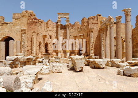 Leptis Magna. La Libye. Vue depuis le milieu vers l'un des deux absides de la basilique de Severus Banque D'Images