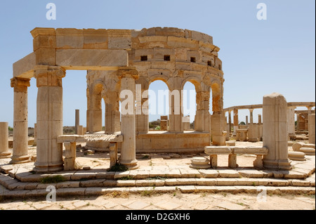 Leptis Magna. La Libye. Marché romain. L'une des deux salles octogonales qui ont été configurés avec des stands pour les commerçants pourraient vendre des marchandises Banque D'Images