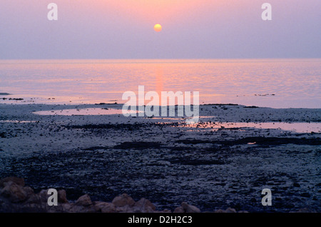 Le Qatar Sunset Over Sea 1970 Banque D'Images