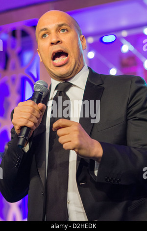 New Jersey Newark Cory Booker maire parle d'invités au bal de l'égalité de 2013. Banque D'Images