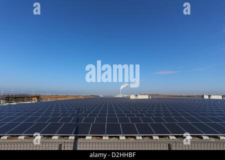 Centrale solaire de Sakai, le 24 janvier 2013 - Actualités : Sakai Installation solaire à Osaka, Japon. (Photo de bla) Banque D'Images