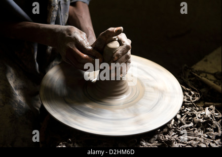 La poterie batwa, Rwanda,Gatagara Banque D'Images