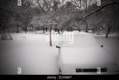 voiture dans la neige Banque D'Images