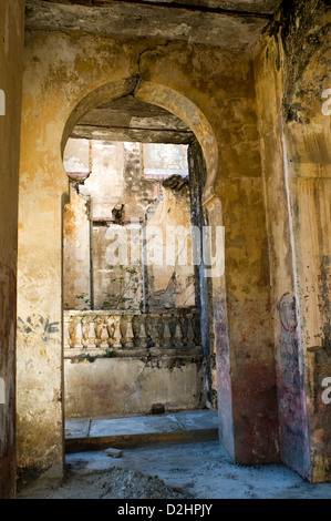 Ruines du palais de l'Hôtel de la Marine, Diego Suarez (Antsiranana), Madagascar Banque D'Images