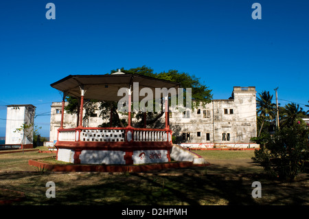 Ruines du palais de l'Hôtel de la Marine, Diego Suarez (Antsiranana), Madagascar Banque D'Images