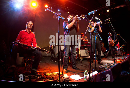 13 novembre 2012 - L'exécution de Calexico au music club Alcatraz de Milan, Italie Banque D'Images