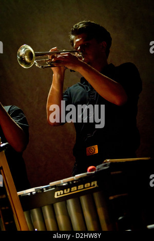 13 novembre 2012 - L'exécution de Calexico au music club Alcatraz de Milan, Italie Banque D'Images