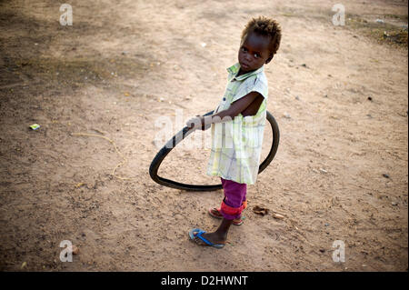 Les réfugiés de la partie nord du Mali dans un camp au Burkina Faso en juin 2012 Banque D'Images