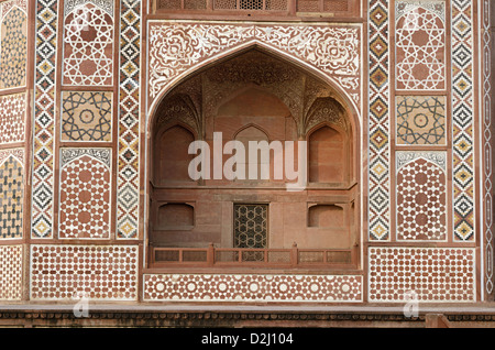 Vue rapprochée de l'entrée de la tombe d'Akbar, Sikandra, Agra, Uttar Pradesh, Inde Banque D'Images