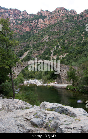 Corse : Ota - Pont de Zaglia Banque D'Images