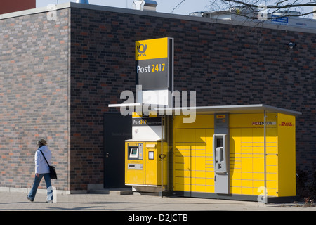 Berlin, Allemagne, DHL Packstation dans Adlershof Banque D'Images