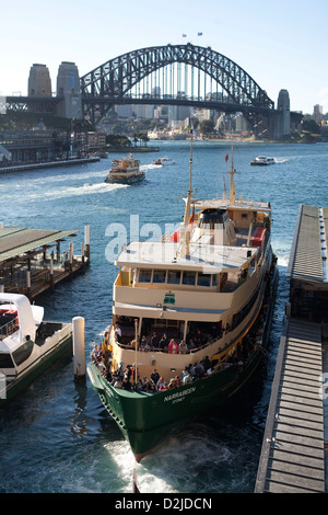 'Ferry Manly' Narabeen arrivant à Circular Quay Sydney Australie Banque D'Images