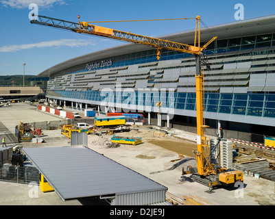 Zurich, Suisse, le Flughafengelaende la grue Banque D'Images