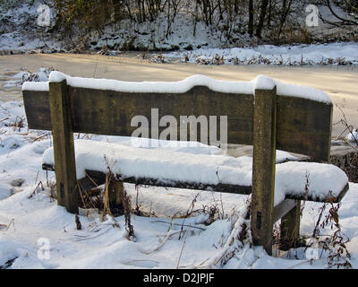 Leyland, Lancashire, Royaume-Uni. Samedi 26 Janvier, Lancashire, Parc Cuerden Valley, Leyland après les fortes chutes de neige. Credit : Sue Burton / Alamy Live News Banque D'Images