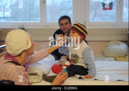 Freiburg, Allemagne, clown à l'hôpital sur le cancer ward Banque D'Images