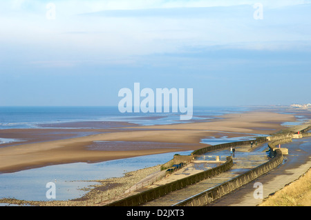 Les défenses maritimes anciennes sur la côte de Fylde à être remplacées dans le cadre du nouveau programme annoncé par l'Agence de l'environnement. Banque D'Images