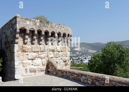 Bodrum Turquie. Vue depuis le 15e siècle château croisé médiéval de Saint Pierre, construit par les Chevaliers Hospitaliers de Saint Jean. Banque D'Images