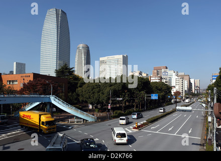 Tokyo, Japon, regardez à l'Hibiya-dori dans le district de Minato-Ku Banque D'Images