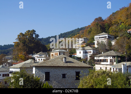 Village de montagne grecque d'Visitza (péninsule de Pelion, Thessalie, Grèce) Banque D'Images