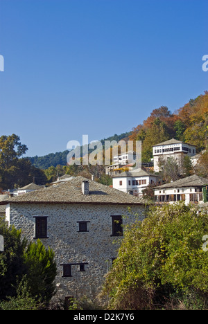 Village de montagne grecque d'Visitza (péninsule de Pelion, Thessalie, Grèce) Banque D'Images