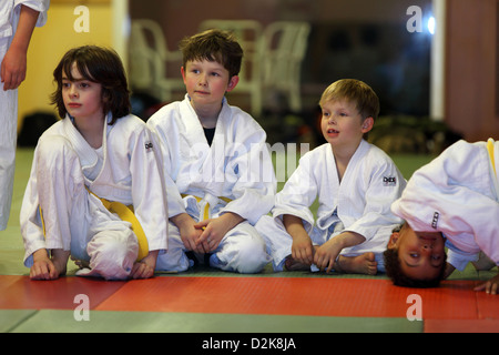 Berlin, Allemagne, enfants dans un cours de judo Banque D'Images