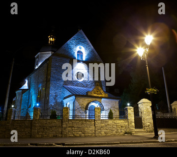 L'église Trinity à Kiev, Ukraine, la nuit Banque D'Images