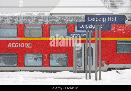 Leipzig, Allemagne, un train régional à harfang Leipzig Hbf Banque D'Images