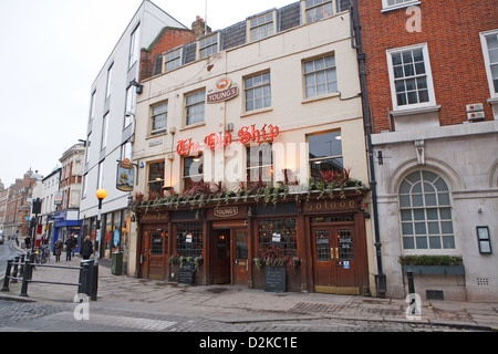 Le vieux bateau Public House dans Richmond Surrey Banque D'Images