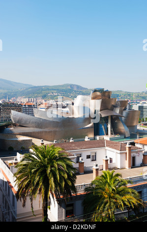 Le Musée Guggenheim, de la Canadian-American conçu par l'architecte Frank Gehry, construit par Ferrovial, Bilbao, Pays Basque, Espagne Banque D'Images