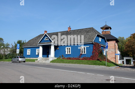 Les bâtiments traditionnels en bois en lituanien Lake Resort de Trakai Banque D'Images