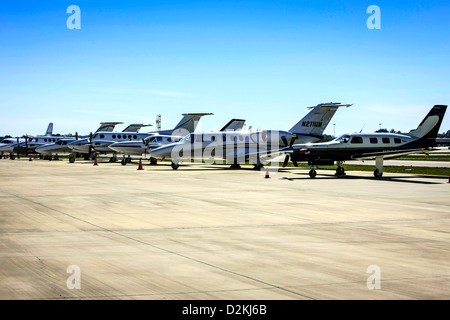 Gamme de voitures privées à l'aéroport de Sarasota Florida jets Banque D'Images