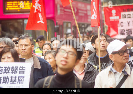 Hong Kong, Chine. 27 janvier 2013. Les gens se rassemblent pour mars pour protester contre le chef de la ville, le dimanche 27 Jan 2013 kmt. rf / Alamy Live News Banque D'Images