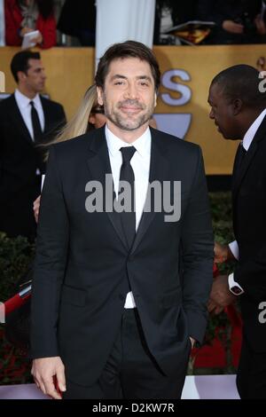 Los Angeles, USA. 27 janvier 2013. L'acteur espagnol Javier Bardem arrive à la 19e édition des Screen Actors Guild Awards Au Shrine Auditorium à Los Angeles, USA, le 27 janvier 2013. Photo : Hubert Boesl/ Alamy Live News Banque D'Images