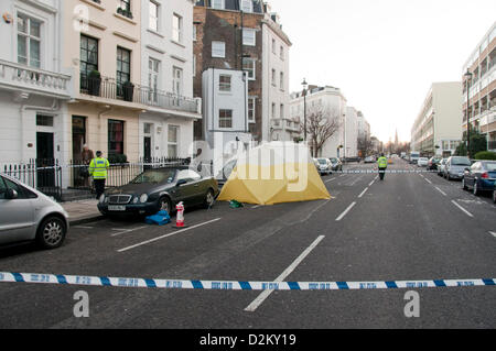Londres, Royaume-Uni. 28 janvier 2013. Scène de crime dans le Lupus Street, Pimlico étaient un garçon de 16 ans a été poignardé à mort à 18:30 la nuit dernière. Pete Maclaine / Alamy Live News Banque D'Images