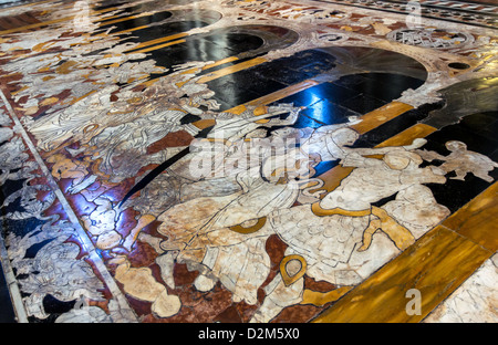 L'Italie, Siena, incrustations de marbres colorés de l'étage du Duomo Banque D'Images