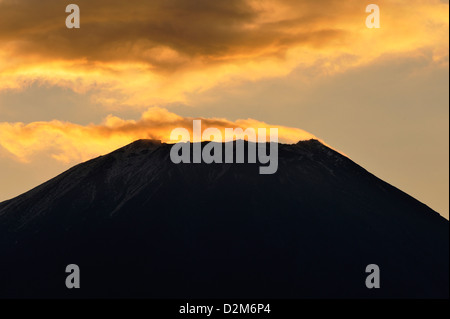 L'aube sur le sommet du Mont Fuji de l'Asagiri Highlands, Japon Banque D'Images