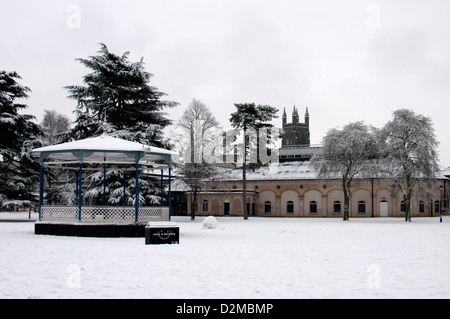 Jardins de la salle des pompes en hiver, Leamington Spa, Warwickshire, UK Banque D'Images